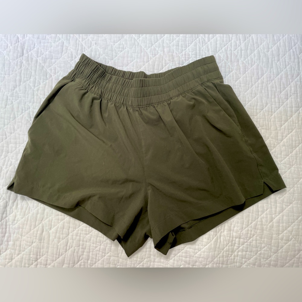 Athleta Weekender Mid Rise Run Short - Picture 1 of 5